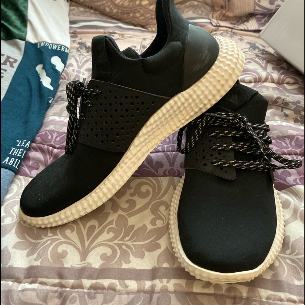Size 8 adidas sneakers
